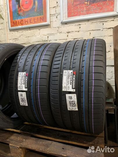 Yokohama Advan Sport V105T 315/30 R22 и 275/35 R22 107Y