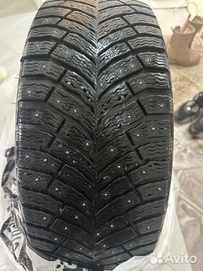 Michelin X-Ice North 4 235/45 R18