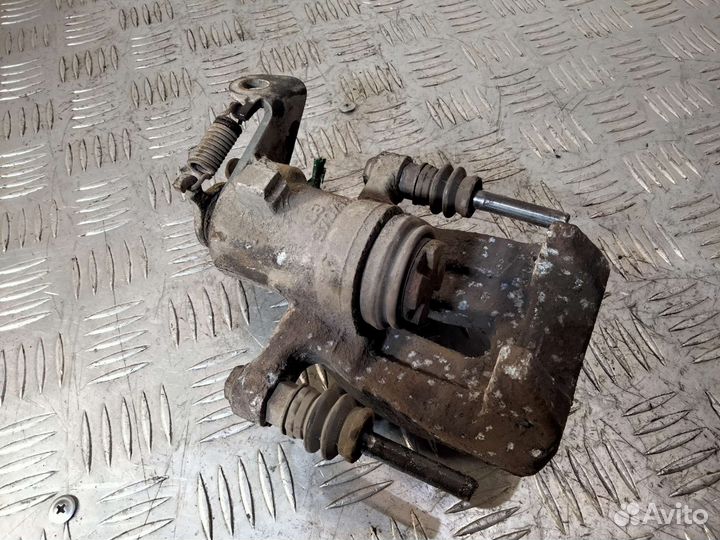 Суппорт задний левый Renault Scenic 2