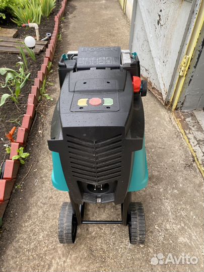 Садовый измельчитель Bosch AXT 25D