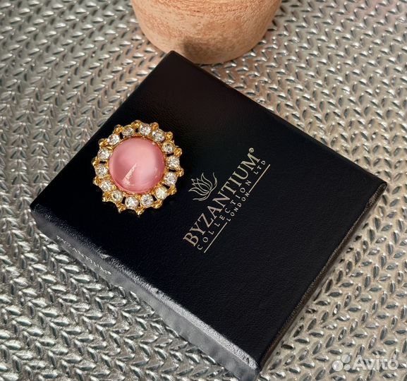Брошь кабошон в позолоте винтаж England в коробке