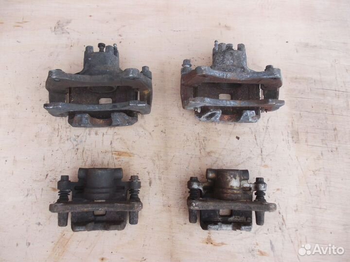 Суппорт Mitsubishi Outlander / XL / 2 / ASX