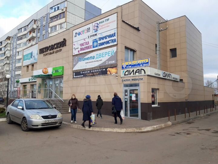 Торговая площадь в ТЦ Петровский, 300 м²