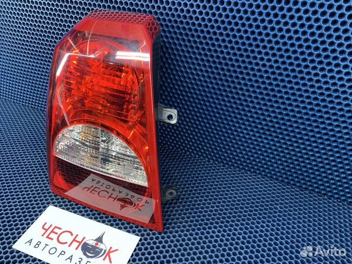 Фонарь задний левый Dodge Caliber 2006-2011