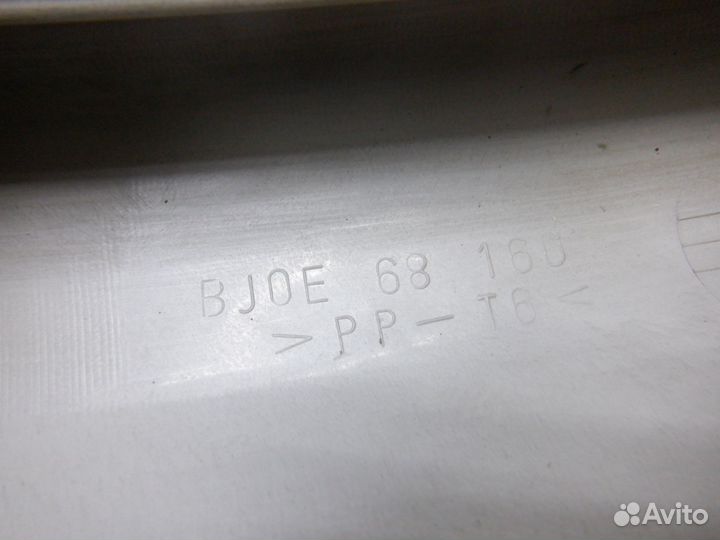 Обшивка стойки передней Mazda 323 BJ