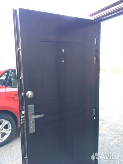 Металлическая дверь бу 960-2050