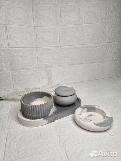 Подставки и подсвечники