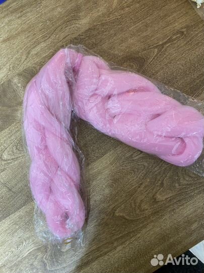 Канекалон розовый