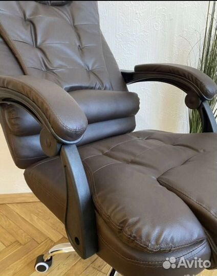 Компьютерное кресло руководителя