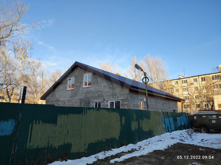 Здание, 400 м²
