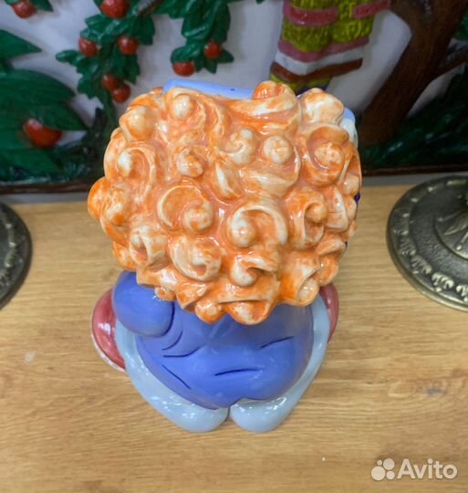 Фарфоровая статуэтка Маленький модник