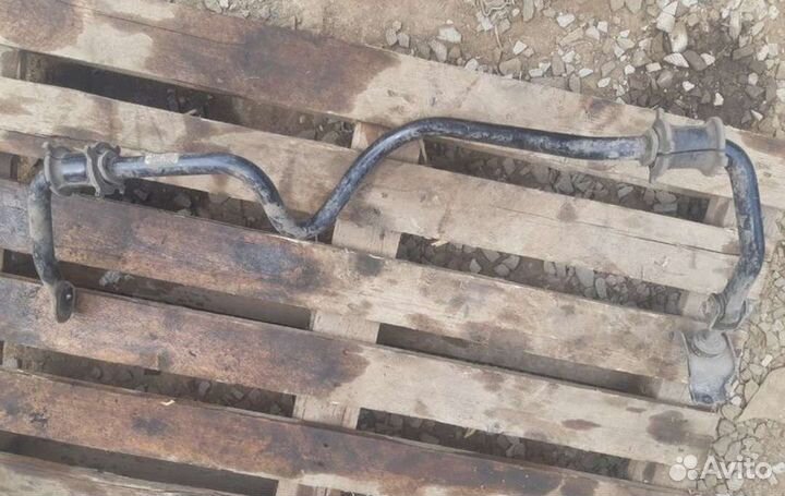 Задний стабилизатор Land Cruiser 200