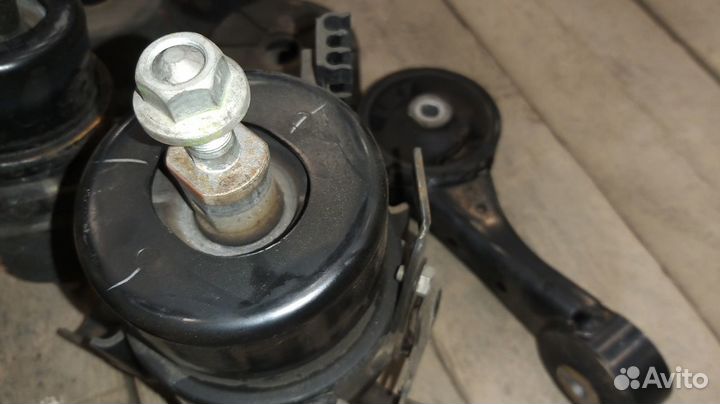 Подушка двигателя lexus rx 350