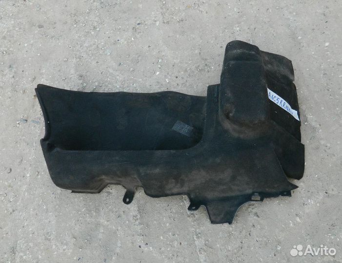 Обшивка багажника правая Audi A6 C5 седан 4B586388