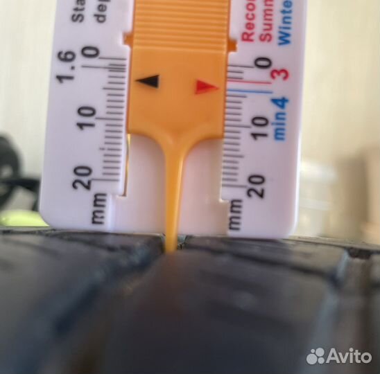 Bridgestone Dueler H/T D687 215/65 R16 98V