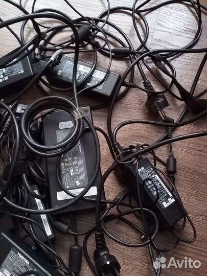 Зарядки для ноутбука Samsung,Aser,Hp,Dell,Toshiba