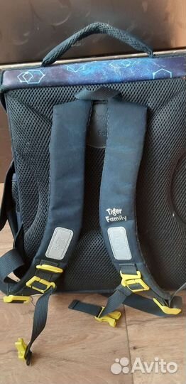 Ранец школьный для мальчика в отличном состояние