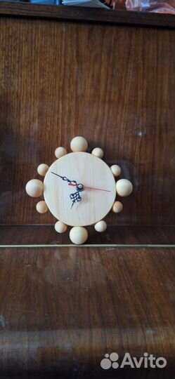 Часы из дерева, ручная работа
