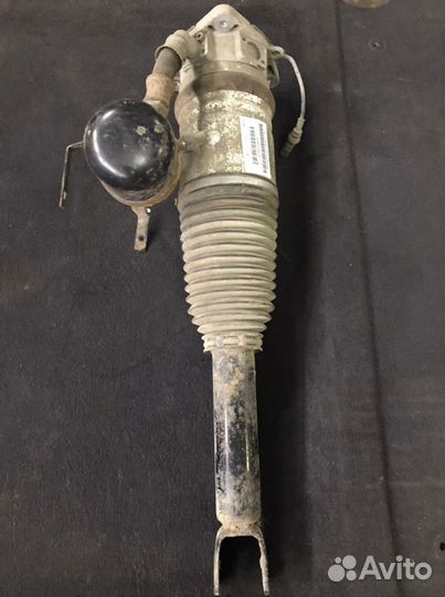 4E0616001E Стойка пневматическая задняя Audi