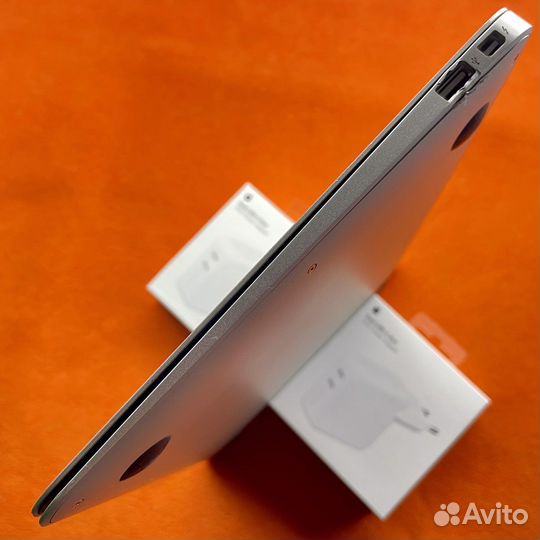 MacBook Air 11 2011 128GB Silver (Used)