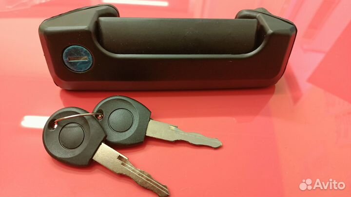 Ручка сдвижной двери VW T4 с замком и ключ (новая)