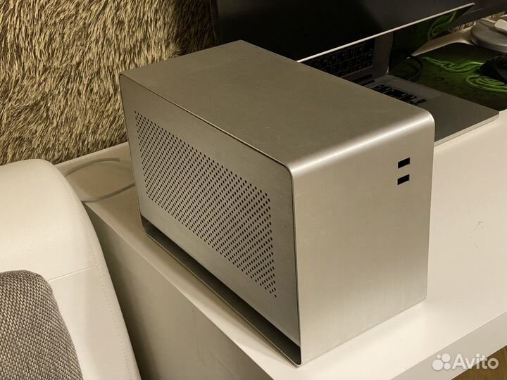 Egpu Mantiz Venus + vega 64 Liquid 8GB