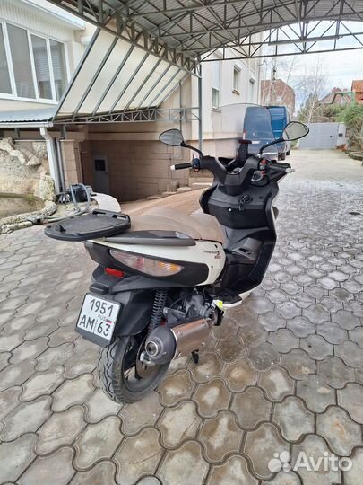 Макси Скутер Malaguti 3. 250ie