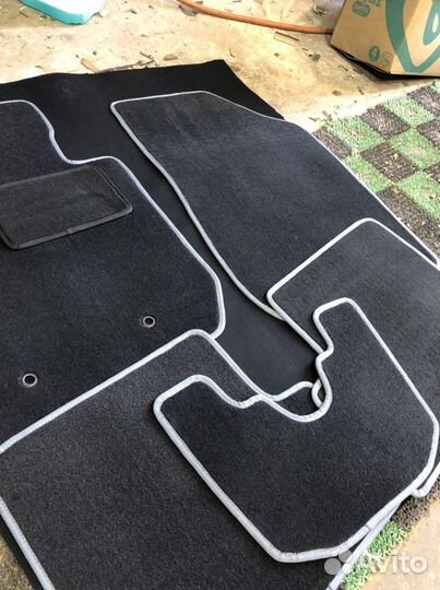Автомобильные коврики Renault Daster