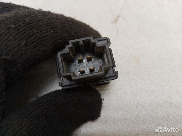 Кнопка корректора фар