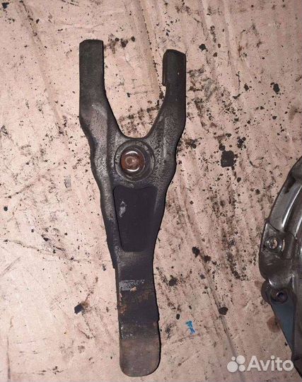 Вилка сцепления Mazda MPV LW 2002