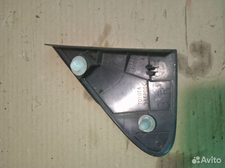 Уголок крыла правый Тойота 150