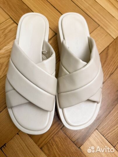 Шлепанцы женские