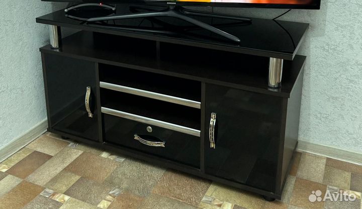 Тумба под телевизор