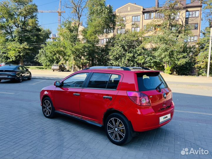 Geely MK Cross, 2012