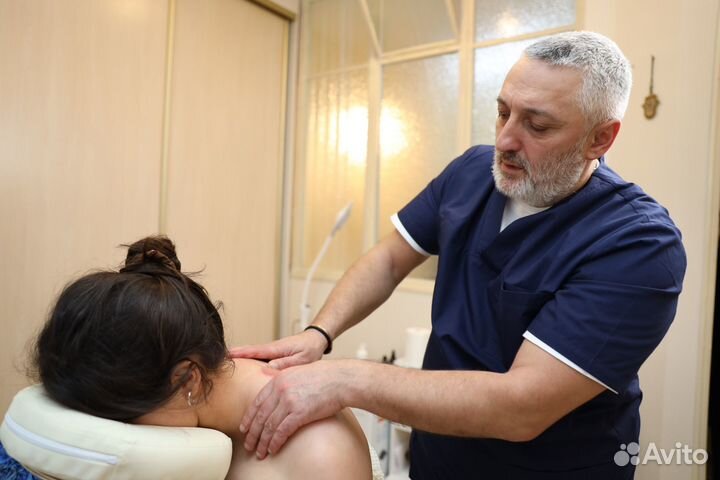 Мануальный специалист / массаж от боли в спине