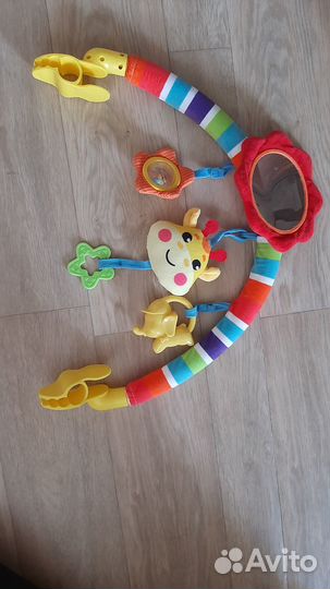 Дуга с игрушками