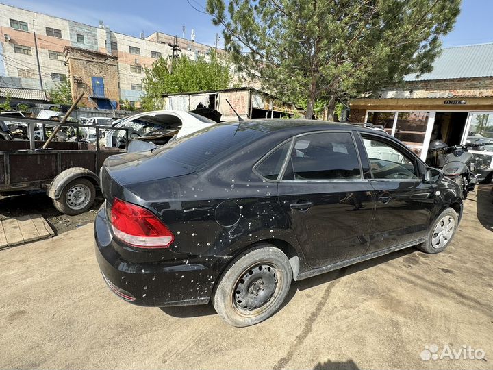 В разборе Фольцваген поло запчасти 1.6 МКПП