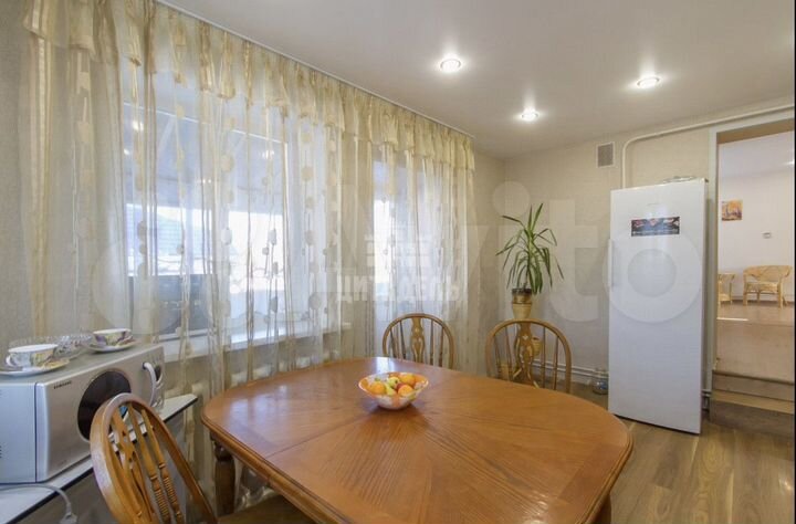 Коттедж 263 м² на участке 4 сот.