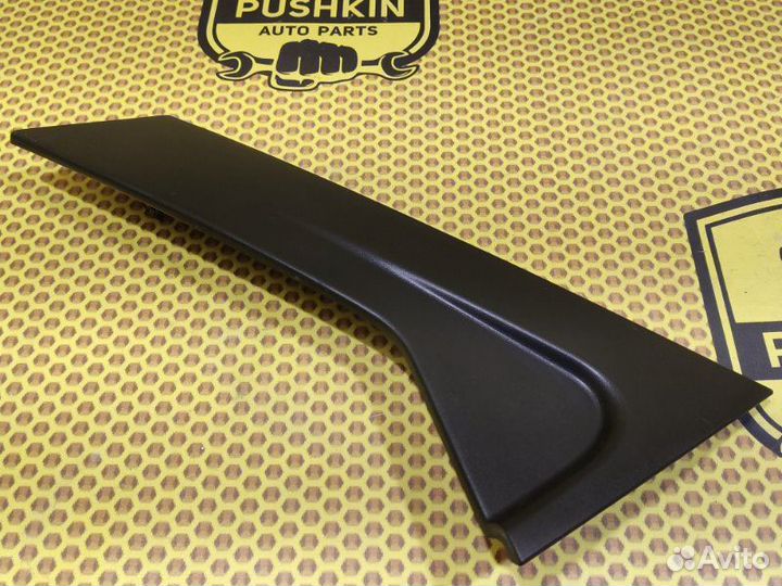 Молдинг стойки двери задний левый Renault Kaptur
