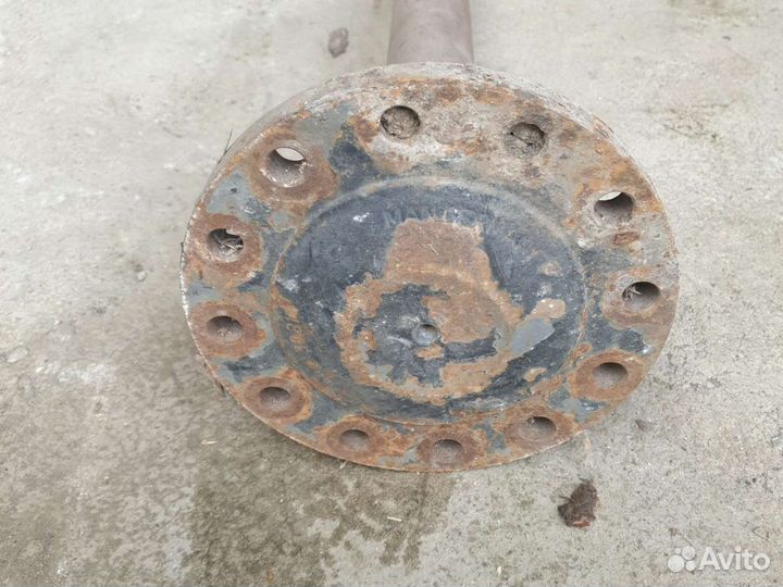 Полуось ман