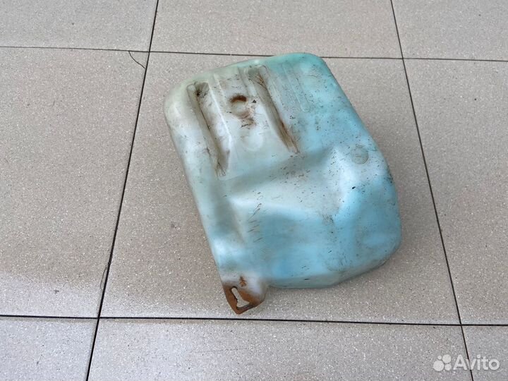 Бачок омывателя Volkswagen Golf 2