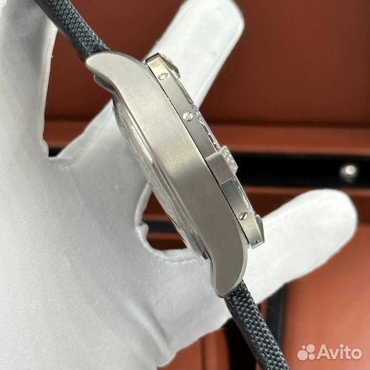 Часы Breitling Avenger Chronograph