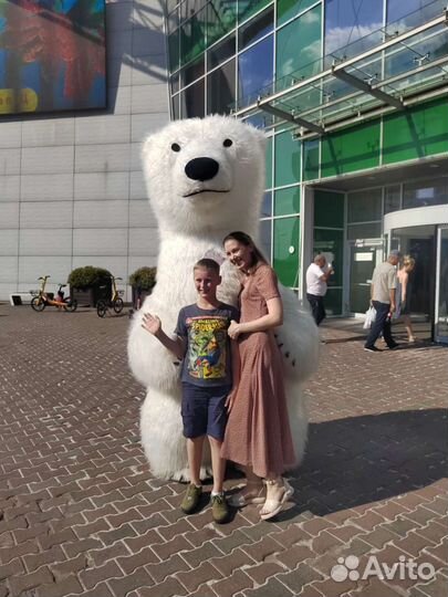 Белый мишка на праздник