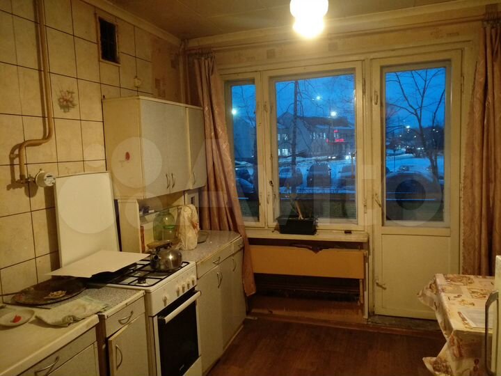 4-к. квартира, 86 м², 1/9 эт.
