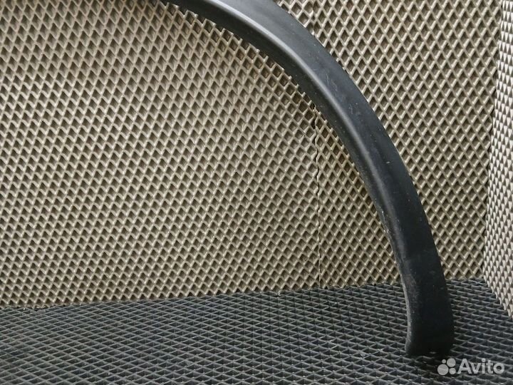 Накладка крыла задняя левая Nissan Qashqai J10