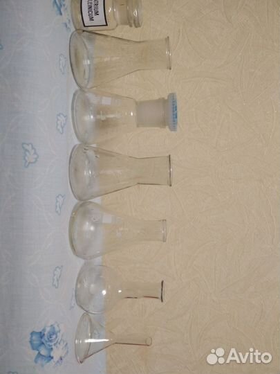 Колбы, банки, бутылки,воронка