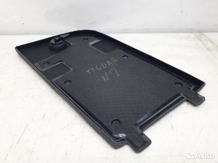Обшивка багажника левая Volkswagen Tiguan 2.0 2011