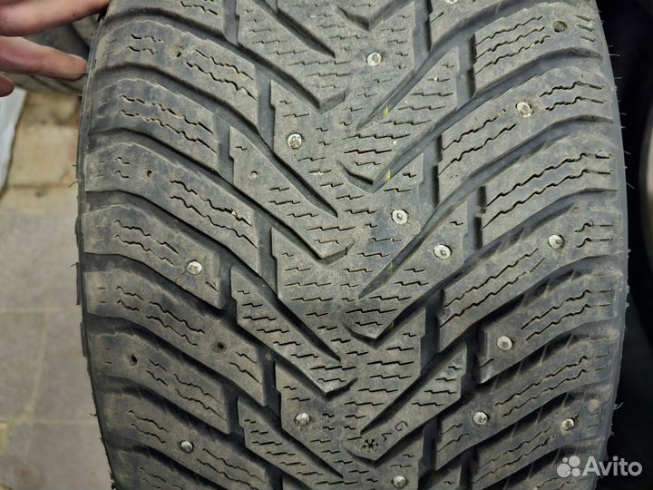 Nokian Tyres Hakkapeliitta 8 255/35 R19 96H