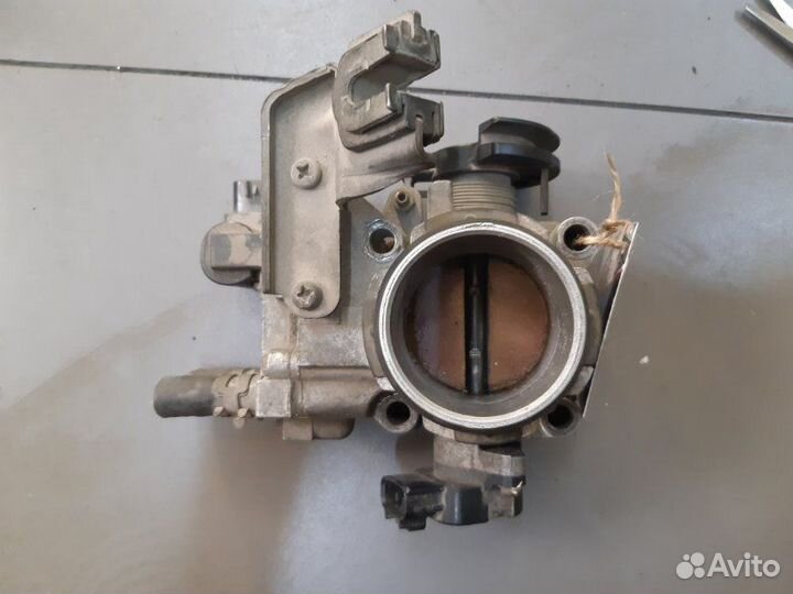 Дроссельная заслонка Toyota Mark 2 GX100 1GFE