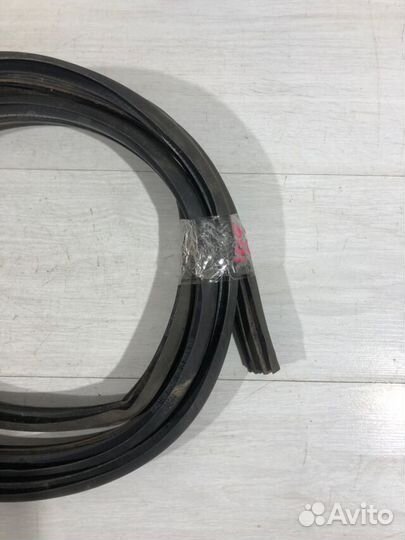 Уплотнитель двери задний левый renault logan 2 1.6